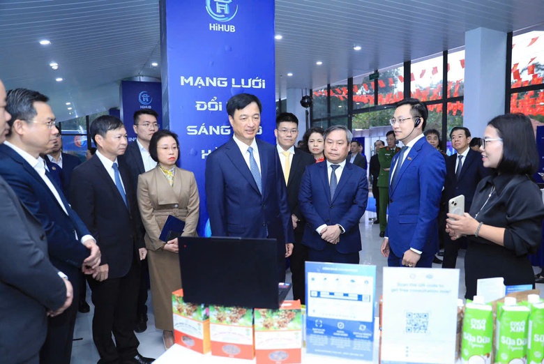 Hà Nội với sứ mệnh tiên phong sẵn sàng hiện thực hóa tầm nhìn Đại hội XIV của Đảng- Ảnh 2. Hà Nội với sứ mệnh tiên phong sẵn sàng hiện thực hóa tầm nhìn Đại hội XIV của Đảng- Ảnh 2.