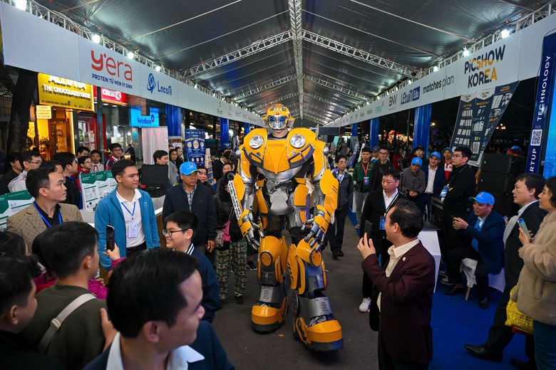 Khoa học c&ocirc;ng nghệ, đổi mới s&aacute;ng tạo n&acirc;ng tầm vị thế Việt Nam trong kỷ nguy&ecirc;n mới- Ảnh 2.