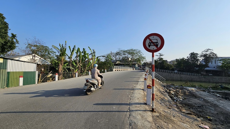 Huế: Vướng mặt bằng, cầu Vạn Xuân vẫn chưa thông tuyến- Ảnh 1. Huế: Vướng mặt bằng, cầu Vạn Xuân vẫn chưa thông tuyến- Ảnh 1.