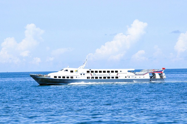 Mỗi tuần c&oacute; 6 chuyến t&agrave;u cao tốc đi - về nối đảo Ph&uacute; Quốc với đảo Thổ Ch&acirc;u ở An Giang- Ảnh 1.