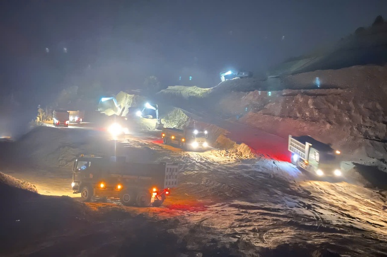 Tranh thủ m&ugrave;a kh&ocirc;, nh&agrave; thầu cao tốc Chợ Mới - Bắc Kạn tăng tốc c&aacute;c hạng mục kh&oacute;- Ảnh 5.