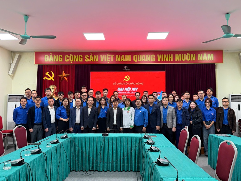Đo&agrave;n Thanh ni&ecirc;n Bộ X&acirc;y dựng sinh hoạt ch&iacute;nh trị dưới cờ ch&agrave;o mừng Đại hội XIV của Đảng- Ảnh 4.