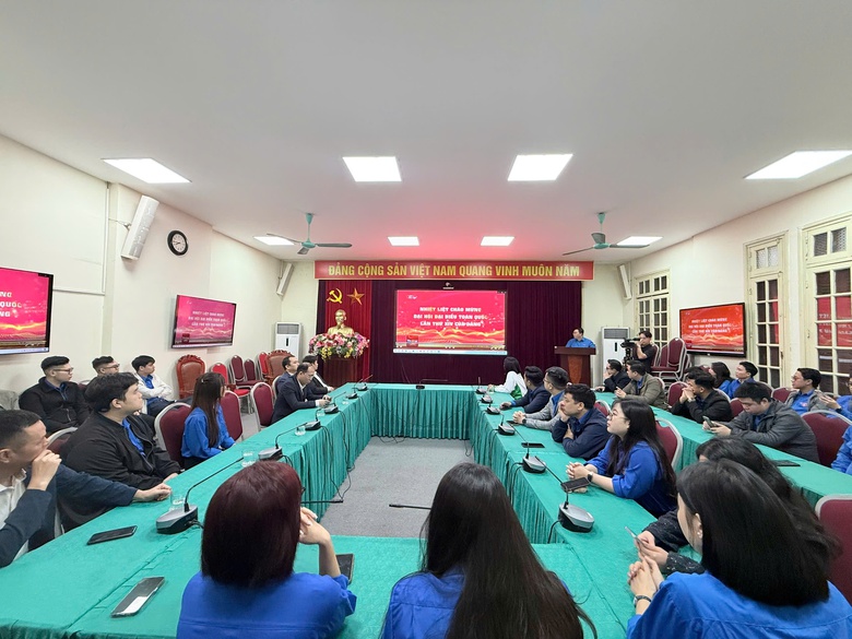 Đo&agrave;n Thanh ni&ecirc;n Bộ X&acirc;y dựng sinh hoạt ch&iacute;nh trị dưới cờ ch&agrave;o mừng Đại hội XIV của Đảng- Ảnh 3.