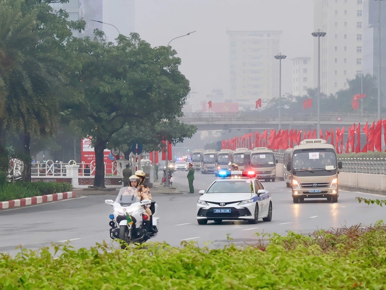 Cấm &ocirc; t&ocirc; tr&ecirc;n 10 tấn v&agrave;o đại lộ Thăng Long, V&agrave;nh đai 3 tr&ecirc;n cao phục vụ Đại hội Đảng XIV- Ảnh 1.