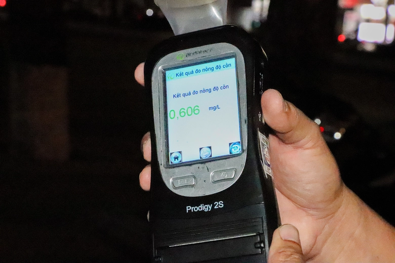 CSGT Cần Thơ xử phạt hơn 50 trường hợp vi phạm nồng độ cồn ng&agrave;y đầu năm mới- Ảnh 3.