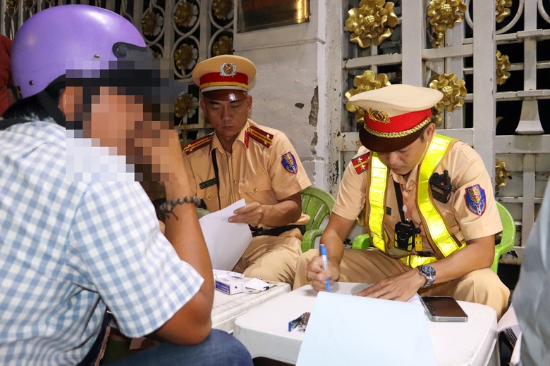 CSGT Cần Thơ xử phạt hơn 50 trường hợp vi phạm nồng độ cồn ng&agrave;y đầu năm mới- Ảnh 7.