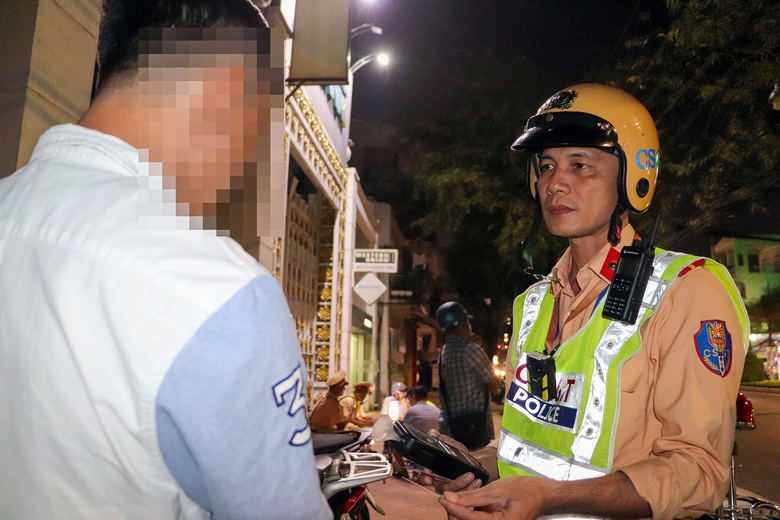 CSGT Cần Thơ xử phạt hơn 50 trường hợp vi phạm nồng độ cồn ng&agrave;y đầu năm mới- Ảnh 6.