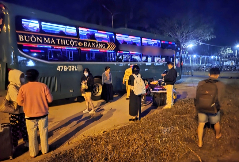 Xử phạt t&agrave;i xế xe kh&aacute;ch uống rượu bia, chở 22 người từ Đ&agrave; Nẵng v&agrave;o Đắk Lắk- Ảnh 2.