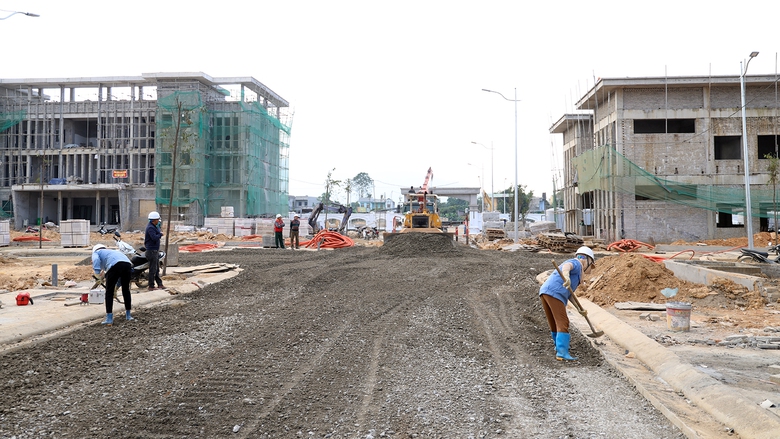 Thi c&ocirc;ng xuy&ecirc;n tết Dương lịch tr&ecirc;n c&aacute;c c&ocirc;ng tr&igrave;nh trọng điểm ở Tuy&ecirc;n Quang- Ảnh 8.