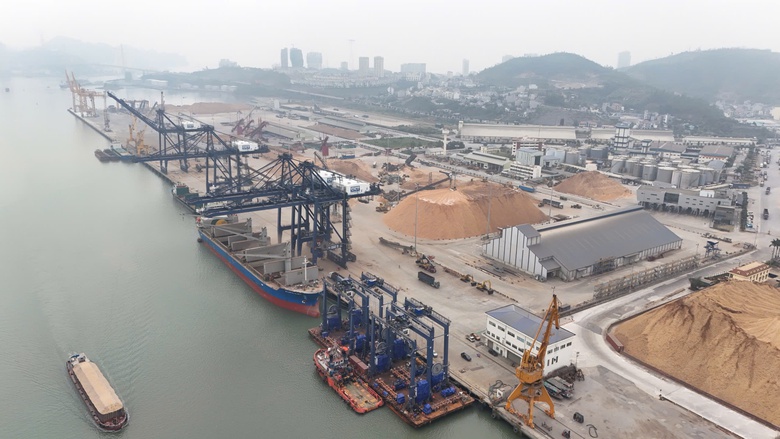 Cận cảnh cảng Cái Lân được Quảng Ninh nghiên cứu chuyển thành cảng du lịch- Ảnh 1. Cận cảnh cảng Cái Lân được Quảng Ninh nghiên cứu chuyển thành cảng du lịch- Ảnh 1.