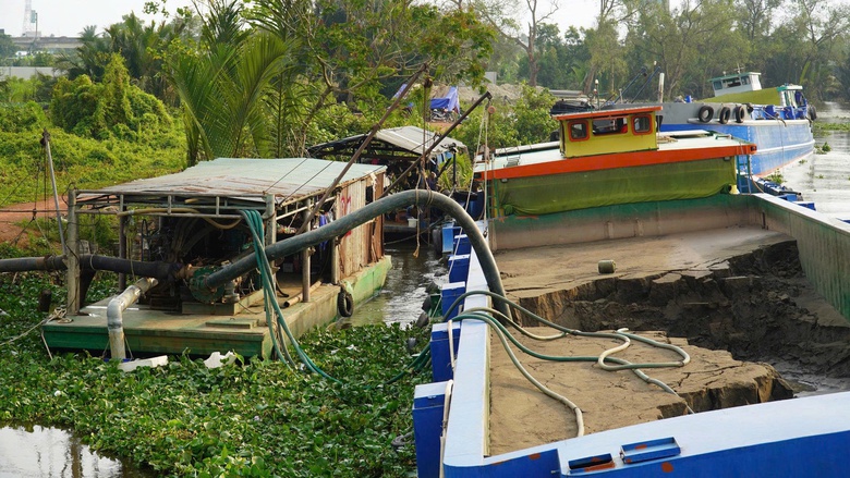 Ph&aacute;t hiện vụ vận chuyển, ti&ecirc;u thụ tr&aacute;i ph&eacute;p hơn 2.000m&sup3; c&aacute;t san lấp tại T&acirc;y Ninh- Ảnh 1.