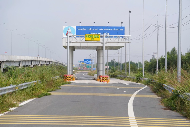 Cao tốc Bến Lức - Long Th&agrave;nh xong 55km trục ch&iacute;nh, chờ cầu v&agrave; n&uacute;t giao để th&ocirc;ng to&agrave;n tuyến- Ảnh 9.
