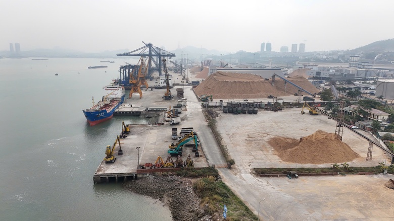 Cận cảnh cảng Cái Lân được Quảng Ninh nghiên cứu chuyển thành cảng du lịch- Ảnh 2. Cận cảnh cảng Cái Lân được Quảng Ninh nghiên cứu chuyển thành cảng du lịch- Ảnh 2.