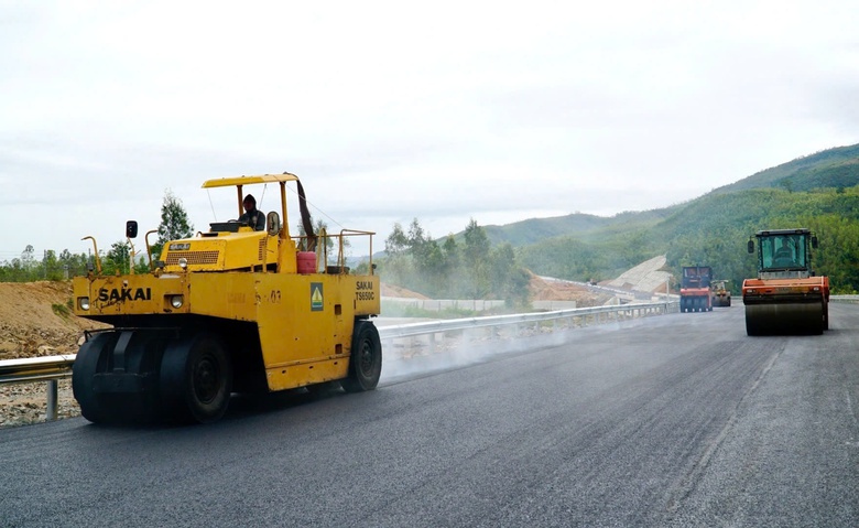 Chủ đầu tư ph&ecirc; b&igrave;nh nh&agrave; thầu chậm thi c&ocirc;ng cao tốc Quy Nhơn - Ch&iacute; Thạnh- Ảnh 1.