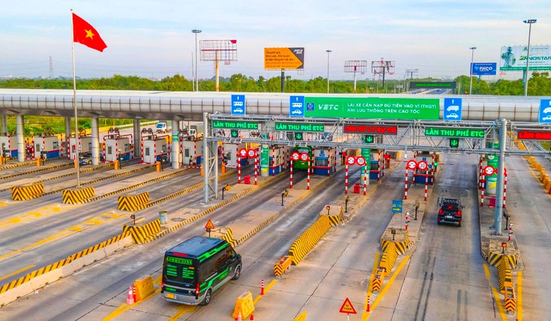 Cao tốc H&agrave; Nội - Hải Ph&ograve;ng thu hơn 3.100 tỷ đồng, lưu lượng xe đạt kỷ lục năm 2025- Ảnh 1.