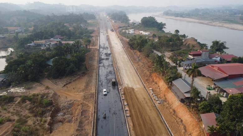 L&agrave;o Cai: Tăng ca, dồn lực ho&agrave;n thiện c&ocirc;ng tr&igrave;nh 500 tỷ đồng trước Tết Nguy&ecirc;n đ&aacute;n- Ảnh 5.