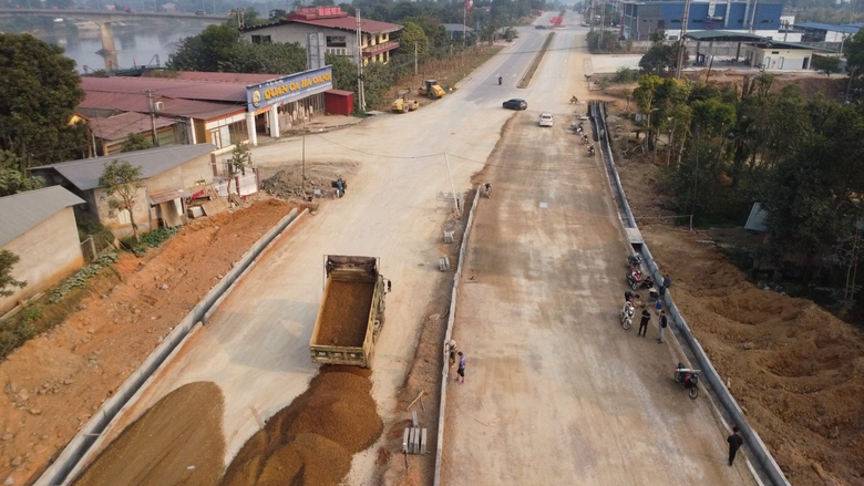 L&agrave;o Cai: Tăng ca, dồn lực ho&agrave;n thiện c&ocirc;ng tr&igrave;nh 500 tỷ đồng trước Tết Nguy&ecirc;n đ&aacute;n- Ảnh 7.