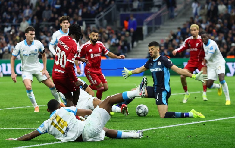 Thắng thuyết phục Marseille, Liverpool tiến s&aacute;t v&eacute; v&agrave;o v&ograve;ng 1/8 Champions League- Ảnh 2.