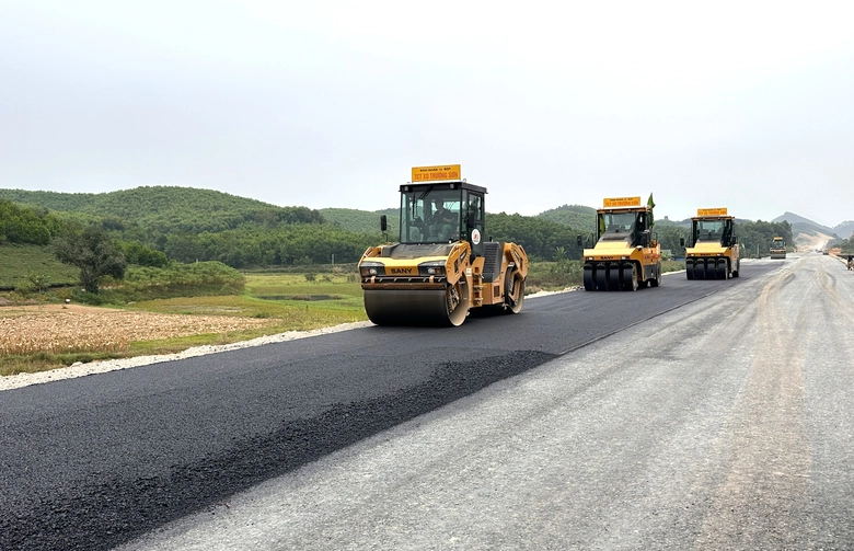 Tuy&ecirc;n Quang: Đầu tư, n&acirc;ng cấp hạ tầng giao th&ocirc;ng th&uacute;c đẩy ph&aacute;t triển c&ocirc;ng nghiệp- Ảnh 2.