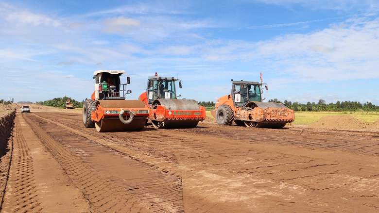 Chuyện hậu trường 500 ngày đêm nối thông cao tốc Cần Thơ - Cà Mau- Ảnh 2. Chuyện hậu trường 500 ngày đêm nối thông cao tốc Cần Thơ - Cà Mau- Ảnh 2.