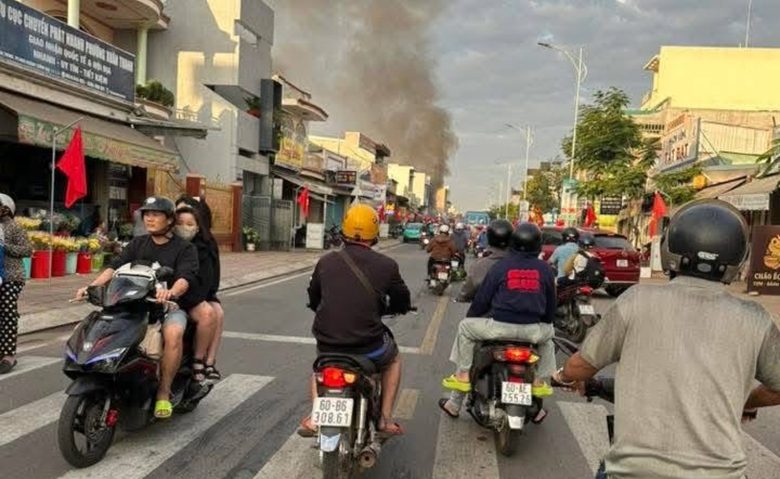 Cháy lớn cửa hàng điện máy ở Đồng Nai, 2 người tử vong- Ảnh 2. Cháy lớn cửa hàng điện máy ở Đồng Nai, 2 người tử vong- Ảnh 2.