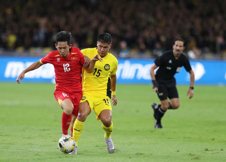 B&aacute;o Malaysia tiết lộ đội nh&agrave; sắp bị xử thua tuyển Việt Nam- Ảnh 1.