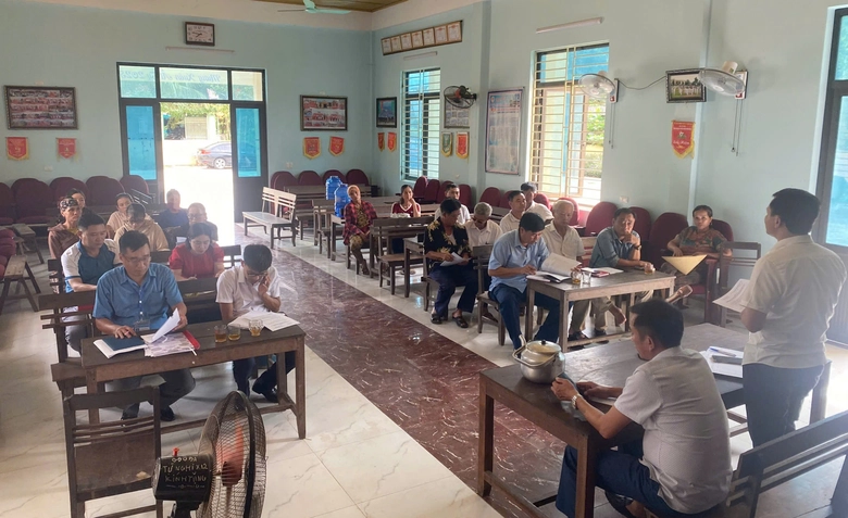 Nghệ An: Đi từng nh&agrave;, gặp từng hộ tuy&ecirc;n truyền GPMB dự &aacute;n đường sắt tốc độ cao- Ảnh 2.