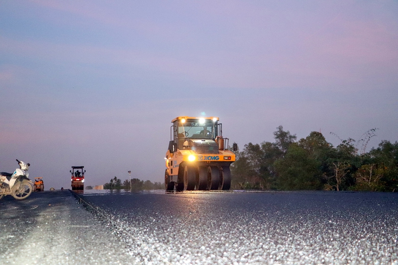 Chuyện hậu trường 500 ngày đêm nối thông cao tốc Cần Thơ - Cà Mau- Ảnh 9. Chuyện hậu trường 500 ngày đêm nối thông cao tốc Cần Thơ - Cà Mau- Ảnh 9.