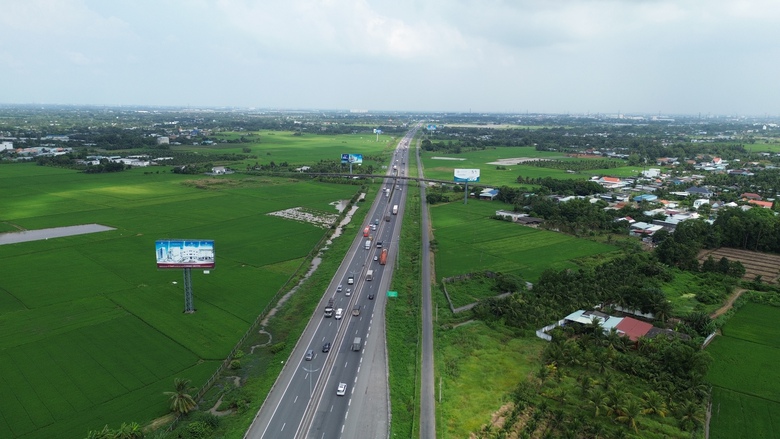 C&ocirc;ng an tỉnh Đồng Th&aacute;p bắt hai bị can đưa người tr&aacute;i ph&eacute;p sang Campuchia- Ảnh 1.