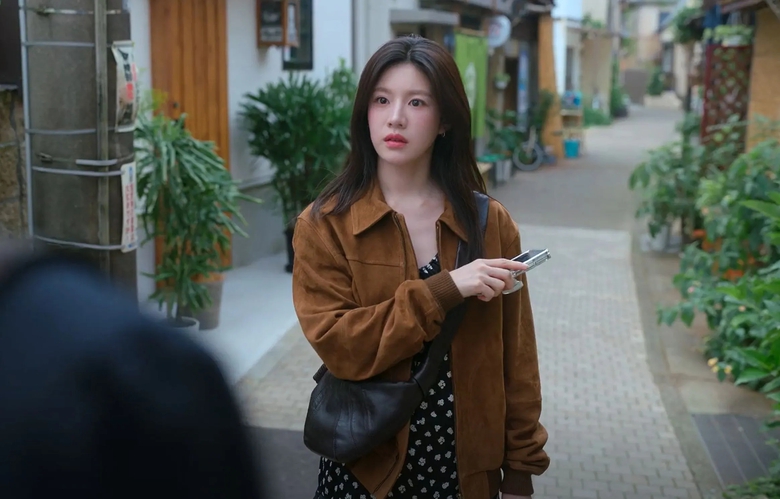 "Ho&agrave;ng tử m&aacute; l&uacute;m" Kim Seon Ho t&aacute;i xuất, Netflix lập tức dậy s&oacute;ng- Ảnh 3.