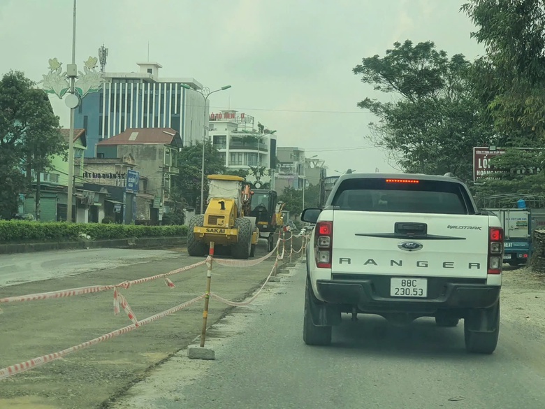 Ph&ecirc; b&igrave;nh nh&agrave; thầu "phớt lờ" chỉ đạo của chủ đầu tư, chậm thi c&ocirc;ng n&acirc;ng cấp QL2 qua Ph&uacute; Thọ- Ảnh 1.