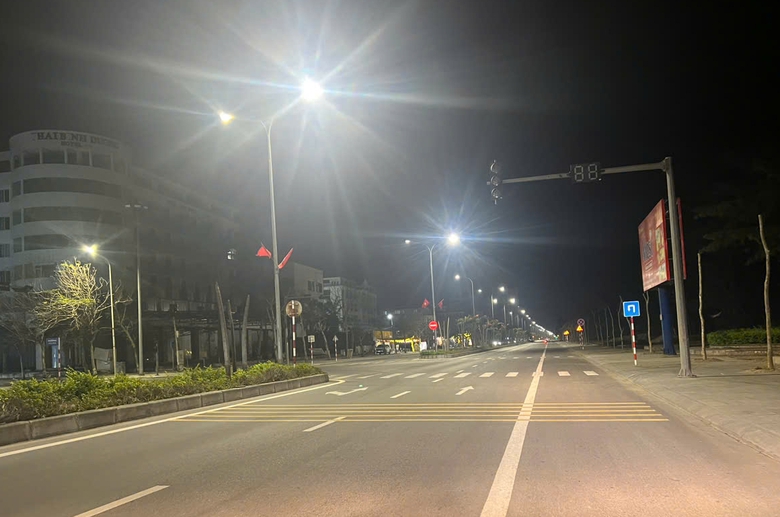 Nghệ An l&ecirc;n phương &aacute;n khắc phục h&agrave;ng loạt đ&egrave;n giao th&ocirc;ng kh&ocirc;ng hoạt động trước Tết- Ảnh 3.