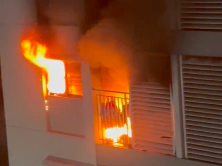 Ch&aacute;y chung cư ở TP.HCM, 3 mẹ con nguy kịch- Ảnh 1.