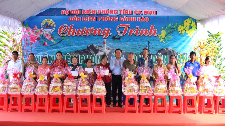 C&agrave; Mau: Xu&acirc;n về tr&ecirc;n bi&ecirc;n giới biển G&agrave;nh H&agrave;o, thắm đượm nghĩa t&igrave;nh qu&acirc;n d&acirc;n- Ảnh 4.