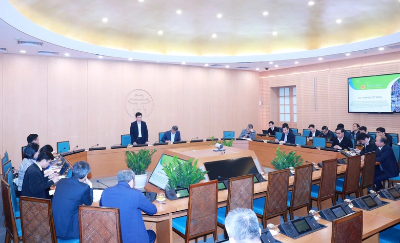 Bộ X&acirc;y dựng l&agrave;m việc với H&agrave; Nội về lộ tr&igrave;nh ph&aacute;t triển giao th&ocirc;ng c&ocirc;ng cộng đến năm 2030- Ảnh 1.