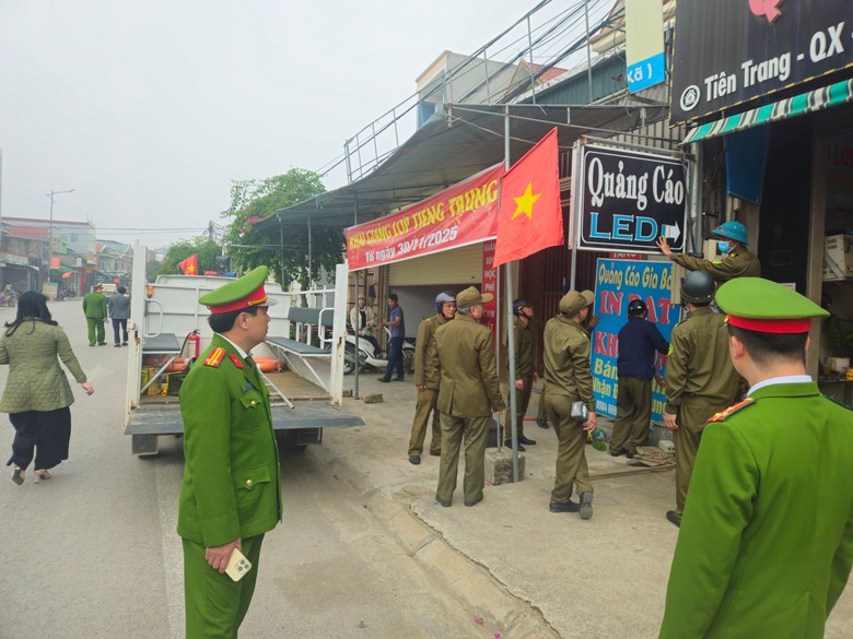 Thanh H&oacute;a đồng loạt ra qu&acirc;n lập lại trật tự h&agrave;nh lang ATGT- Ảnh 3.