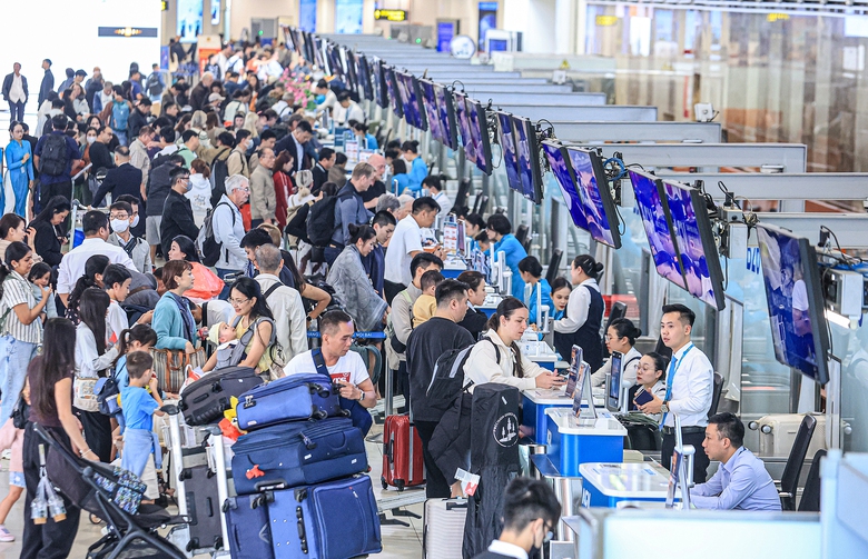 V&eacute; m&aacute;y bay, t&agrave;u xe Tết c&ograve;n hay hết?- Ảnh 1.