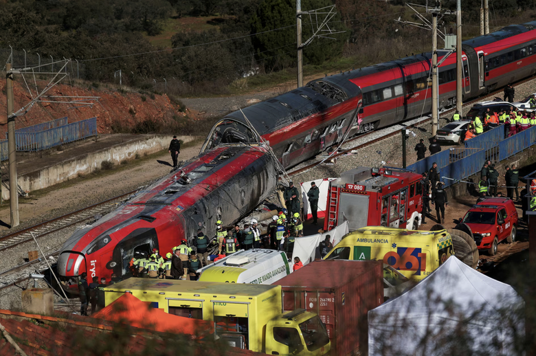 Tai nạn đường sắt li&ecirc;n tiếp tại T&acirc;y Ban Nha thổi b&ugrave;ng tranh luận về đầu tư bảo tr&igrave;- Ảnh 1.