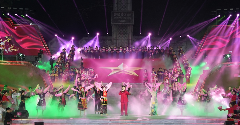 Tổng B&iacute; thư T&ocirc; L&acirc;m dự chương tr&igrave;nh kỷ niệm 85 năm Ng&agrave;y B&aacute;c Hồ về nước- Ảnh 3.