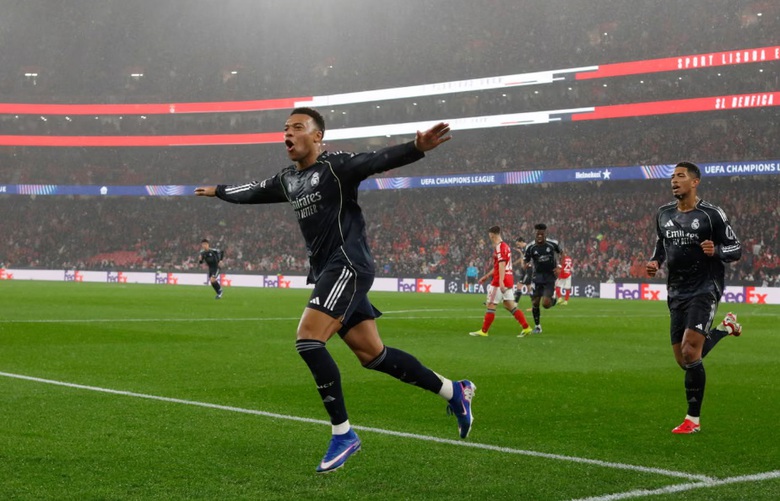 Đ&aacute;nh bại Real Madrid, Benfica v&agrave;o v&ograve;ng knock-out Champions League- Ảnh 1.