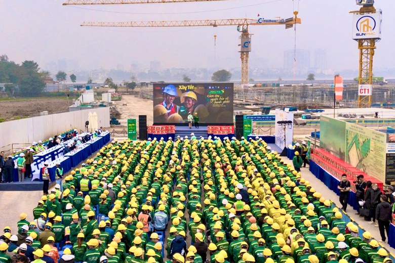 "X&acirc;y Tết 2026" mang qu&agrave; đến với hơn 1.100 c&ocirc;ng nh&acirc;n x&acirc;y dựng tại H&agrave; Nội- Ảnh 1.