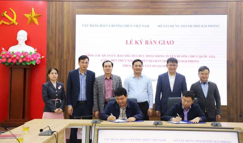 Bàn giao hơn 480km luồng đường thủy nội địa cho Hải Phòng quản lý- Ảnh 1. Bàn giao hơn 480km luồng đường thủy nội địa cho Hải Phòng quản lý- Ảnh 1.