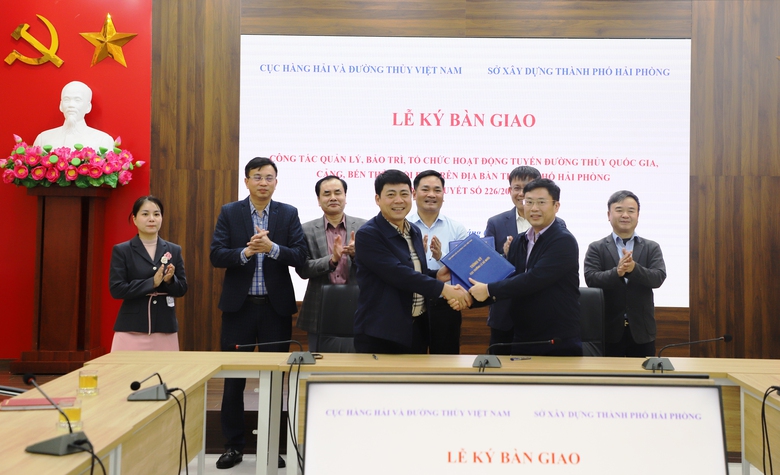 Bàn giao hơn 480km luồng đường thủy nội địa cho Hải Phòng quản lý- Ảnh 2. Bàn giao hơn 480km luồng đường thủy nội địa cho Hải Phòng quản lý- Ảnh 2.