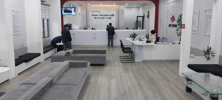 Chủ xe phấn khởi v&igrave; &ocirc; t&ocirc; được đăng kiểm ngay trong dịp nghỉ Tết dương lịch- Ảnh 3.