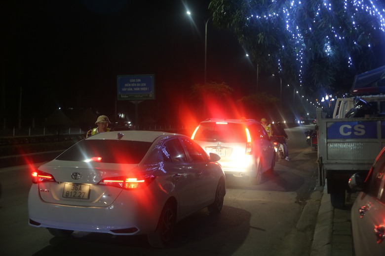 Thanh H&oacute;a: Tăng cường tuần tra, xử l&yacute; vi phạm nồng độ cồn tr&ecirc;n c&aacute;c tuyến đường trọng điểm- Ảnh 5.