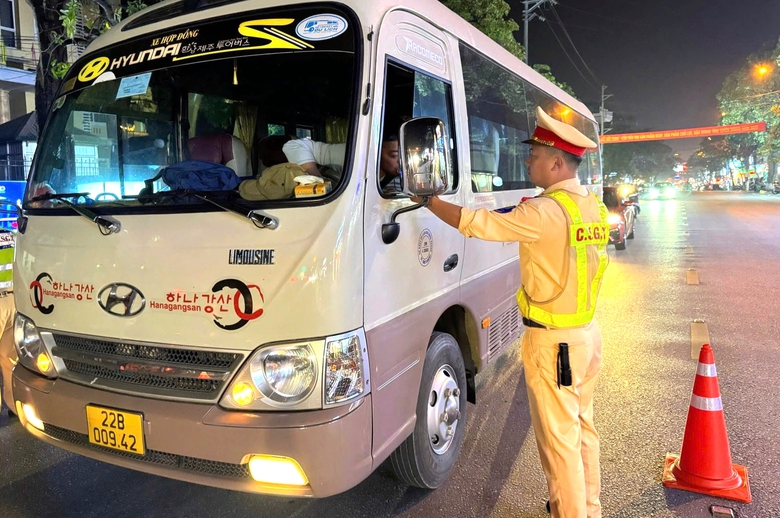 Tuy&ecirc;n Quang: Đồng bộ nhiều giải ph&aacute;p bảo đảm trật tự an to&agrave;n giao th&ocirc;ng dịp cuối năm- Ảnh 1.