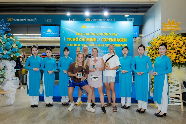 Vietnam Airlines lập kỷ lục doanh thu năm 2025, lợi nhuận c&ocirc;ng ty mẹ tăng gấp đ&ocirc;i- Ảnh 1.