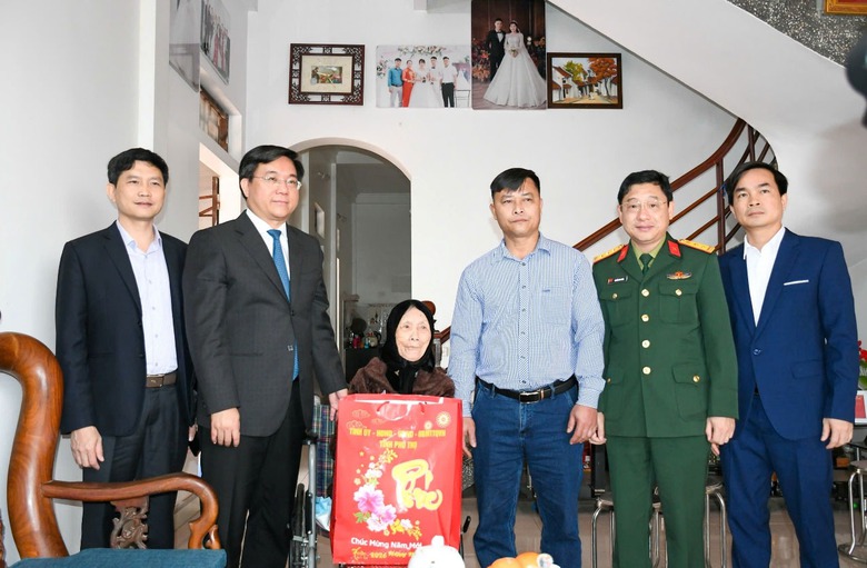 Hơn 9.700 suất qu&agrave; đến với hộ ngh&egrave;o, gia đ&igrave;nh kh&oacute; khăn Ph&uacute; Thọ đ&oacute;n Tết- Ảnh 2.