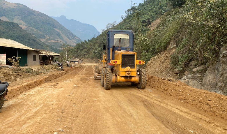 Chạy đua từng ngày trên tuyến đường nghìn tỷ nối Nghĩa Lộ - cao tốc Nội Bài - Lào Cai- Ảnh 3. Chạy đua từng ngày trên tuyến đường nghìn tỷ nối Nghĩa Lộ - cao tốc Nội Bài - Lào Cai- Ảnh 3.
