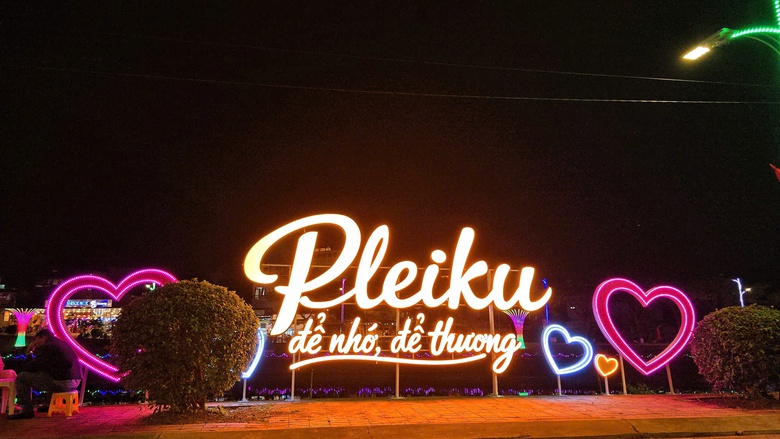 Phố đ&ecirc;m Chợ Nhỏ - m&ocirc; h&igrave;nh kinh tế đ&ecirc;m lần đầu tổ chức tại Gia Lai- Ảnh 4.